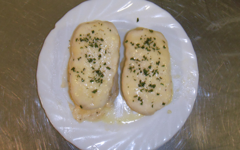 Nido de patatas con bechamel