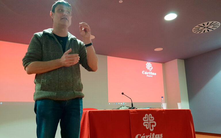 Urías también es coordinador de Cáritas en la Vicaría V