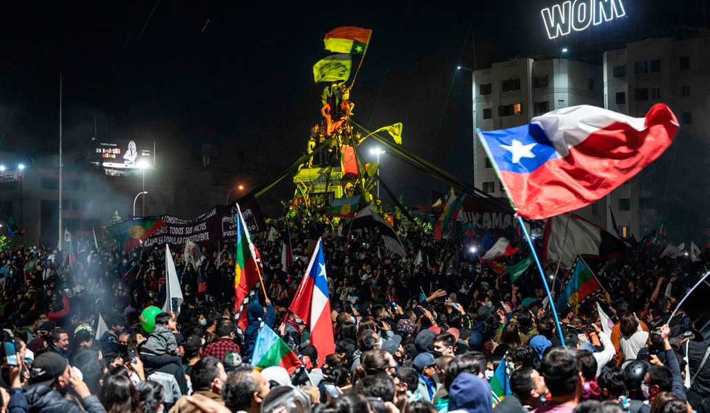 La plaza Italia, de Santiago de Chile, fue el epicentro de las celebraciones de los partidarios de la nueva Constitución
