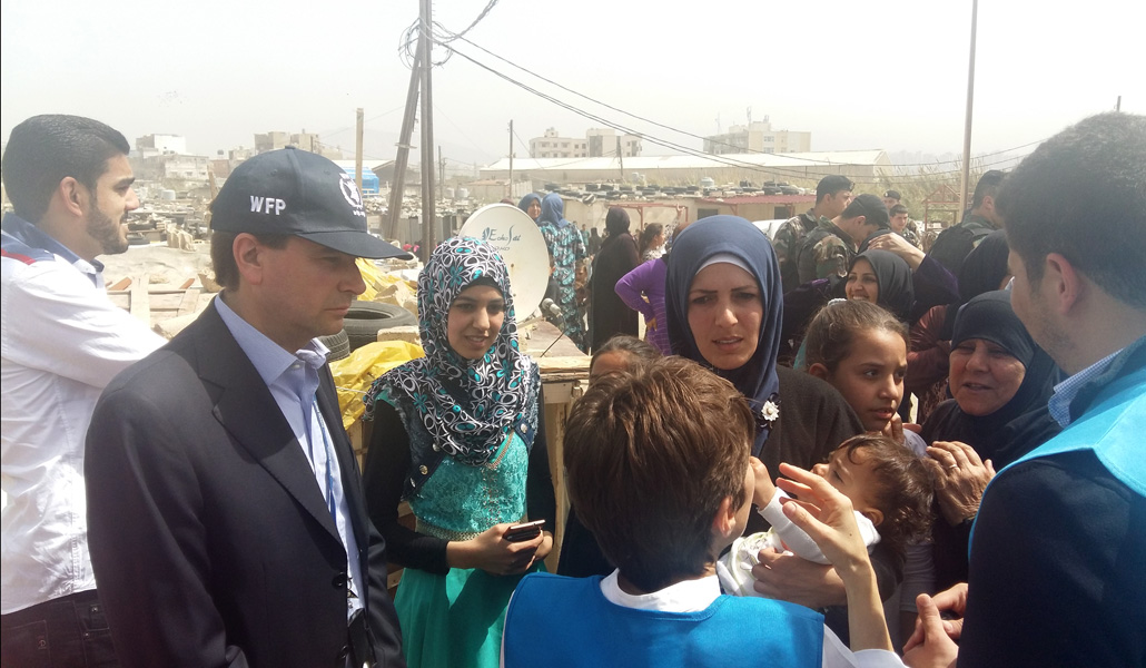 Helnrich durante su visita a un campo de refugiados a las afueras de Trípoli (Líbano), en 2016