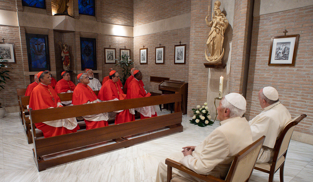 El Papa Francisco con Benedicto XVI