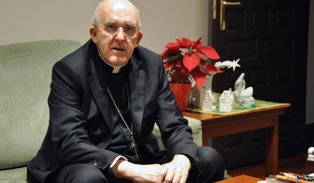 El cardenal Osoro recibió a 'Alfa y Omega' en su casa el pasado lunes, justo después de visitar el centro penitenciario de Soto del Real