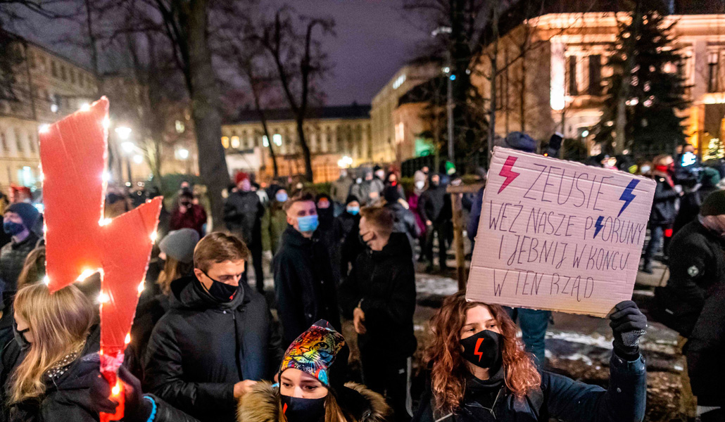 Manifestación en contra de la sentencia del Tribunal Constitucional, en Varsovia