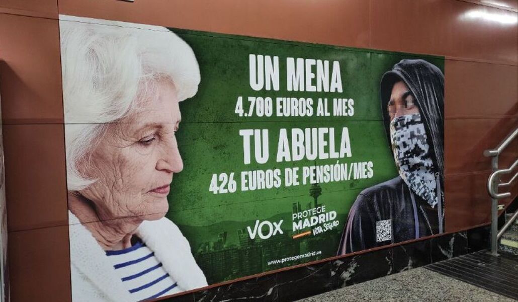 Cartel de Vox contra los menas