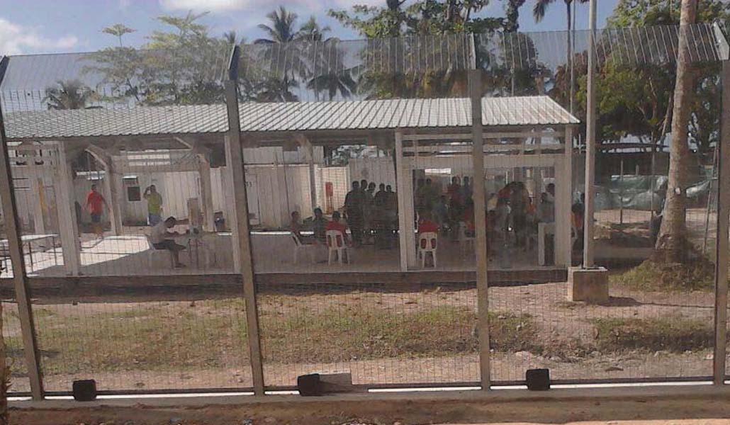Migrantes retenidos por Australia en Papúa