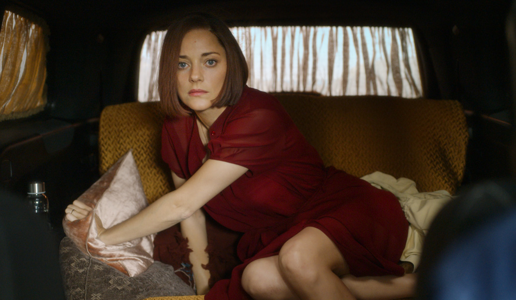 La actriz francesa Marion Cotillard encarna a una aclamada cantante de ópera