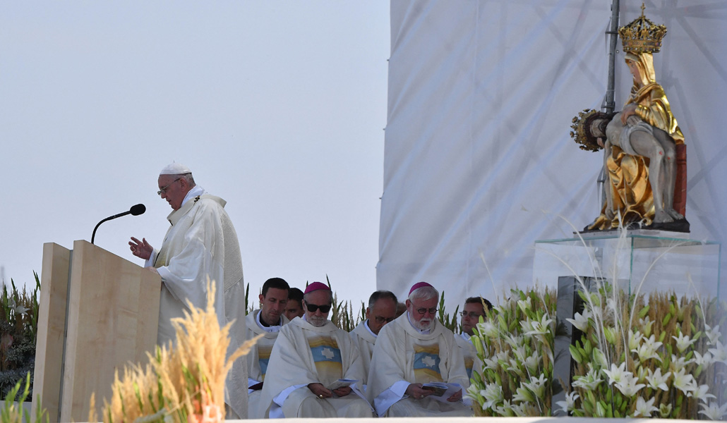 El Papa Francisco, durante la Eucaristía en el santuario de Sastin en Eslovaquia