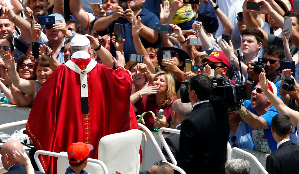 El Papa con movimientos