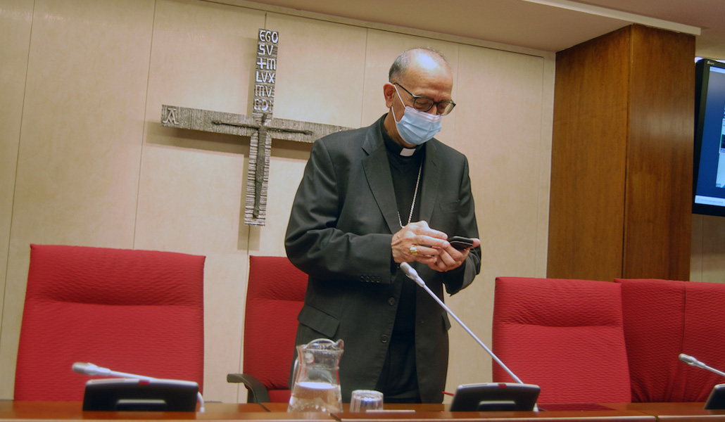 El cardenal Omella, durante una reunión en la Conferencia Episcopal Española