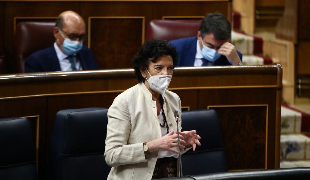 Isabel Celaá en el Congreso de los Diputados cuando era ministra de Educación y Formación Profesional