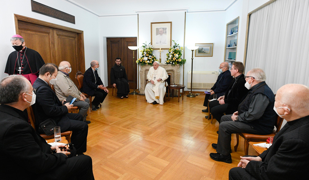 Francisco se reunió con los jesuitas en la nunciatura de Atenas el 4 de diciembre