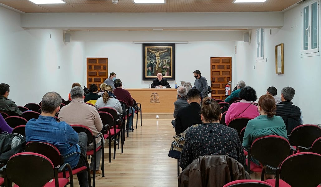 El cardenal Osoro se ha reunido con una veintena de representantes de sindicatos y asociaciones de trabajadores