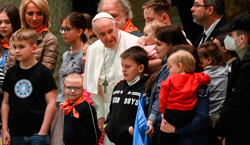El Papa con los niños ucranianos