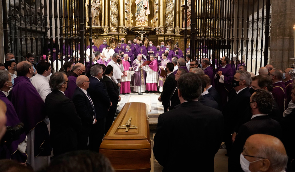 El cardenal fue enterrado en la capilla de San Pablo, en la catedral de Sevilla.