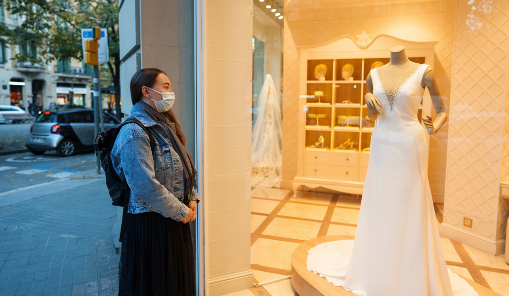 Hoy se casan menos de la mitad de las mujeres menores de 35 años