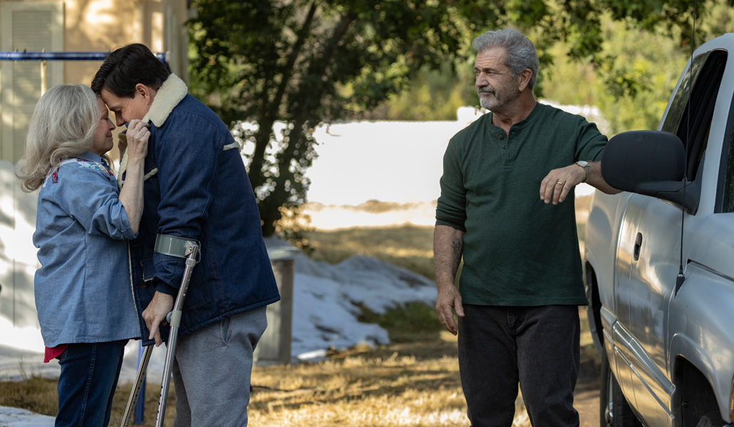 Mark Wahlberg, Jacki Weaver y Mel Gibson en una fotograma de la película