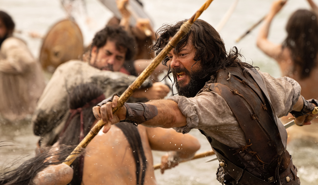 Álvaro Morte interpreta a Juan Sebastián Elcano en la serie 'Sin límites'