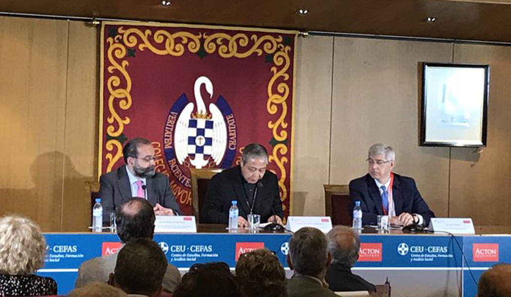 Nuncio Auza CEU