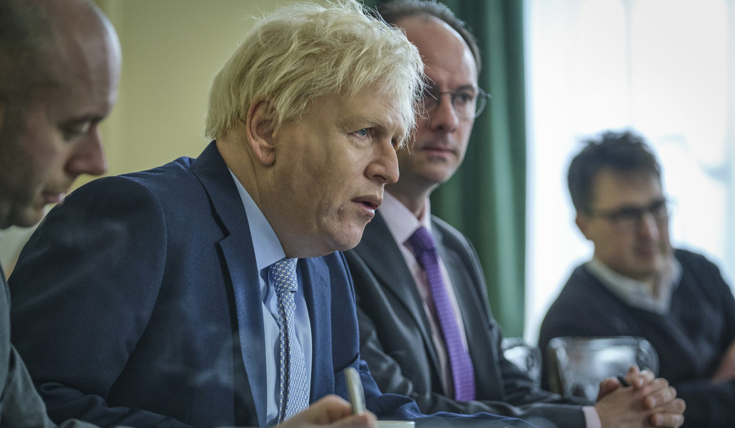 El actor Kenneth Branagh interpreta a Boris Johnson