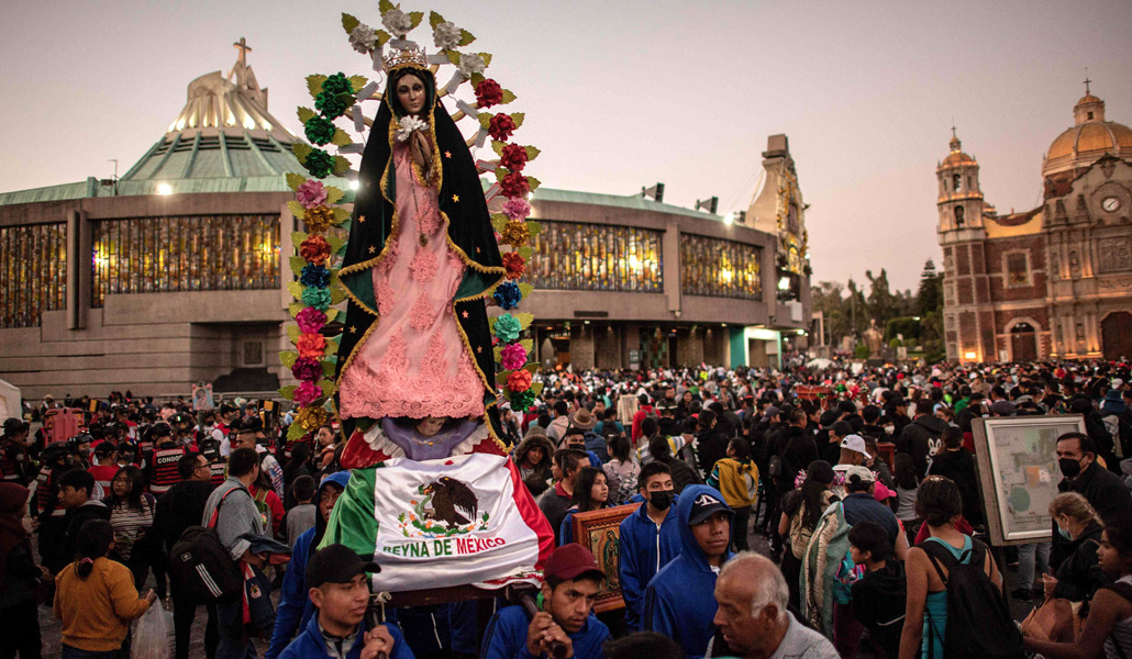 Muchos peregrinos pasaron la noche ante la basílica