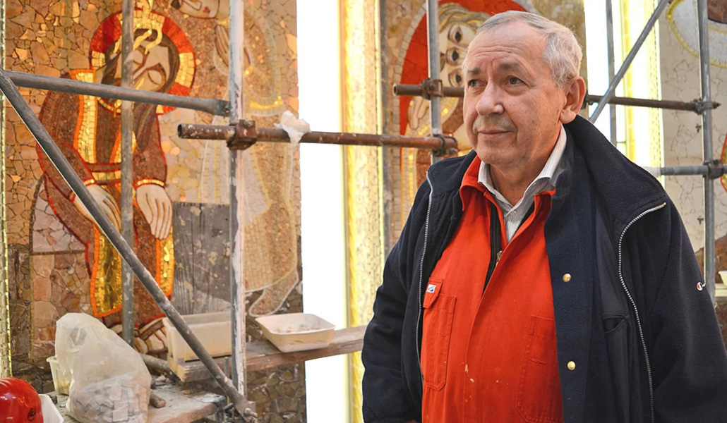 Imagen de archivo de Marko Rupnik ante una de sus obras