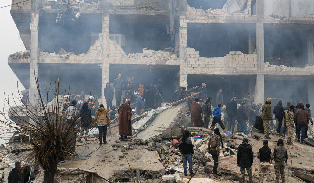 Búsqueda de supervivientes en Jandaris (Siria), ciudad en manos de grupos rebeldes