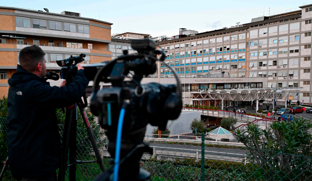 Vista del Policlínico Gemelli, dónde está ingresado el Papa