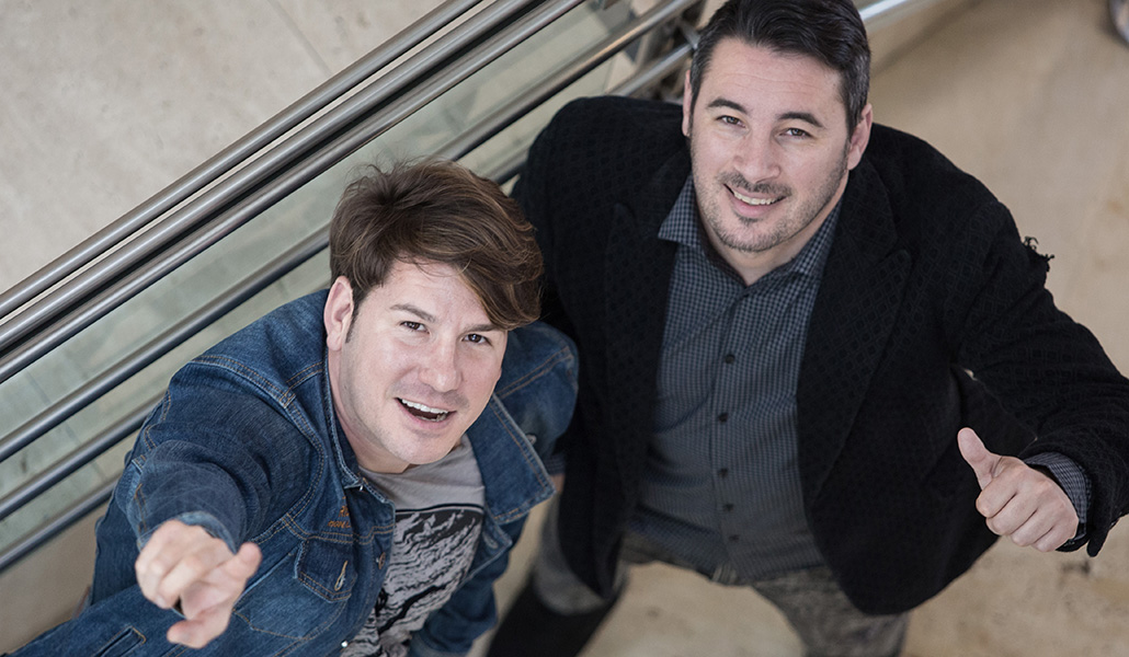 Lucas (izquierda) junto a su compañero Andy en una foto reciente