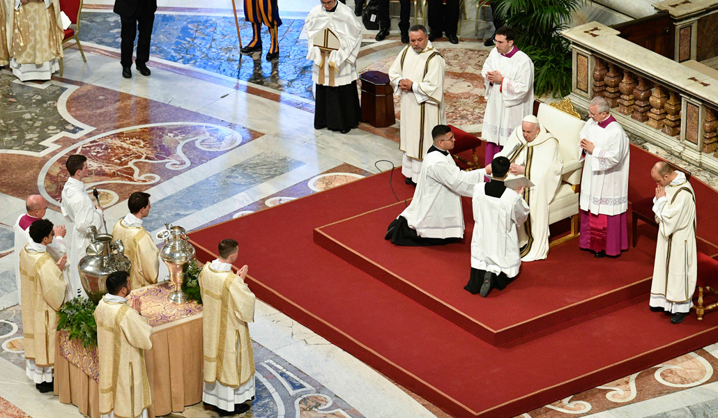 Francisco ha presidido la Misa Crismal en la basílica de San Pedro