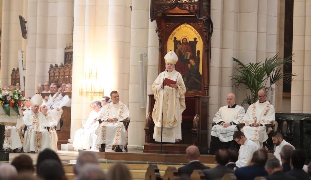 El cardenal Osoro pronuncia la homilía durante la Eucaristía de acción de gracias por su ministerio