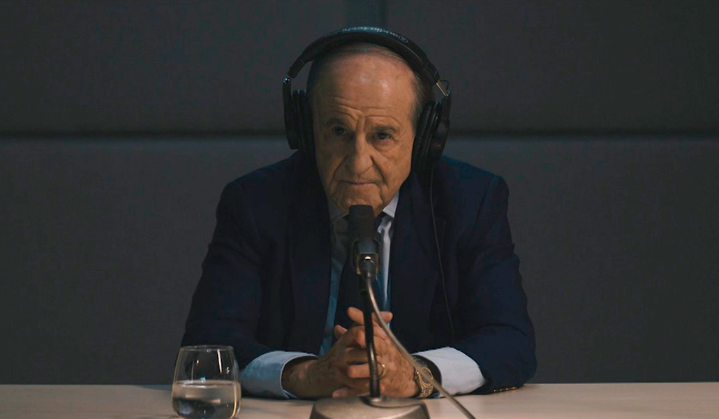 El periodista José María García en un fotograma de uno de los episodios