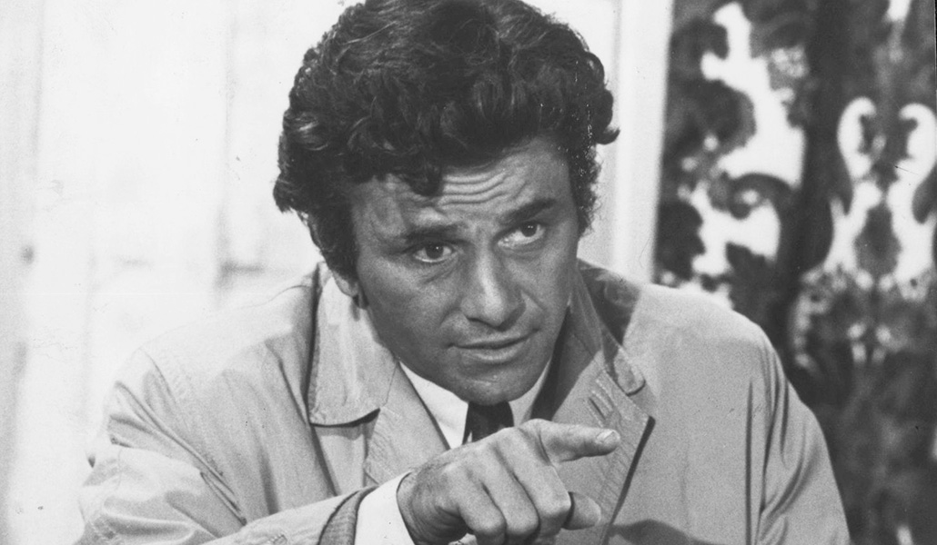 El actor Peter Falk interpreta al famoso detective Colombo