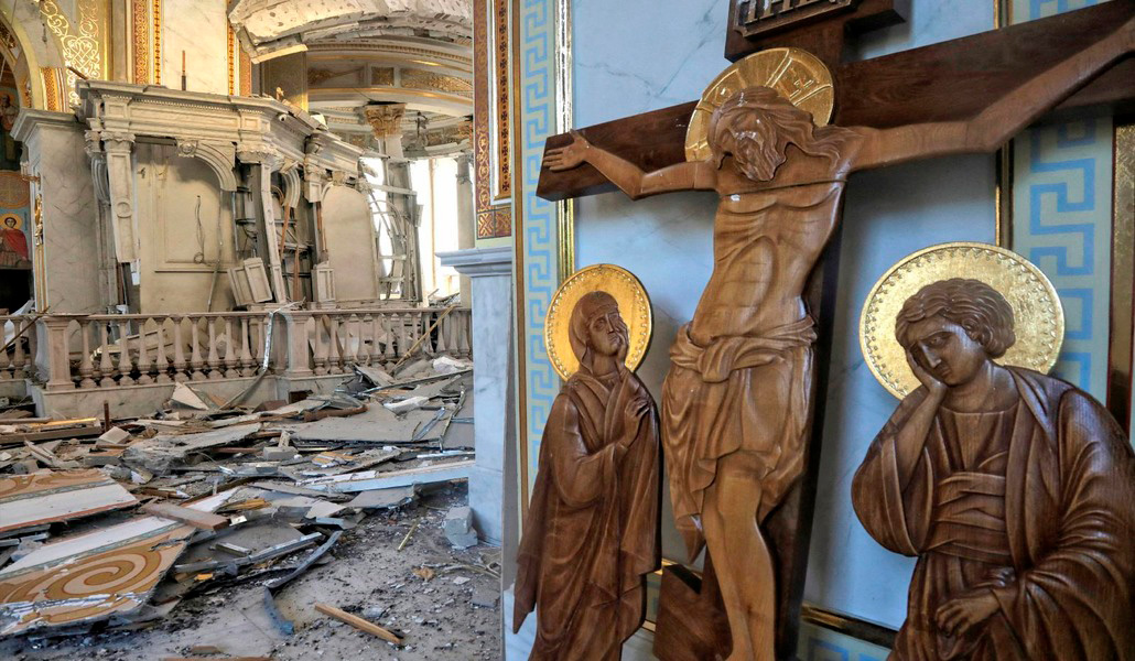 La catedral sufrió severos daños como consecuencia del bombardeo