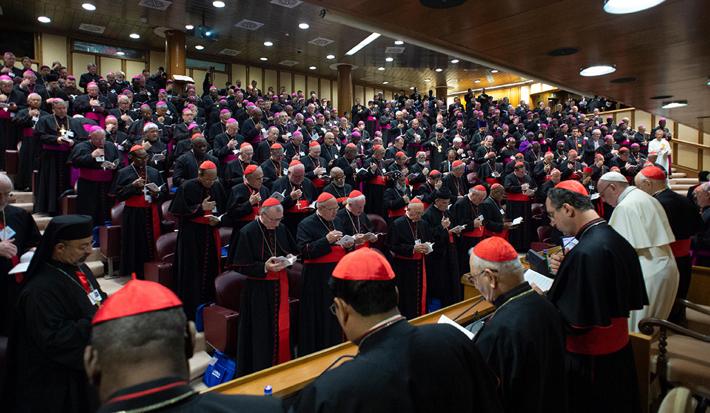 Vista general del aula sinodal durante la sesión de la mañana, de la XV Asamblea Ordinaria del Sínodo de los Obispos sobre «los jóvenes, la fe y el discernimiento vocacional», el 4 de octubre de 2018, presidida por el Papa Francisco