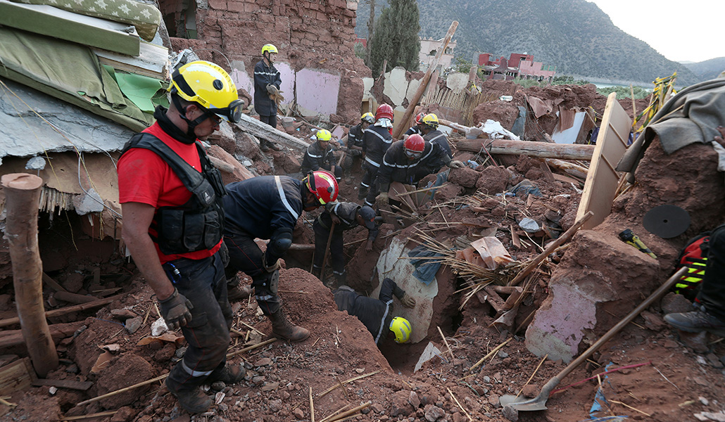 Las víctimas del terremoto superan las 1.000 personas