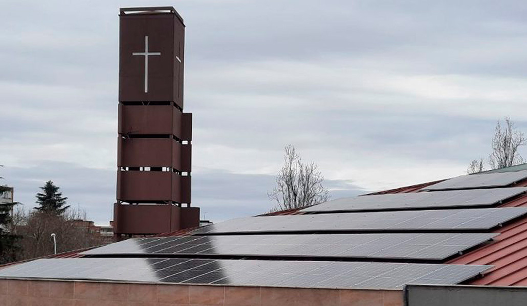 Paneles solares parroquia