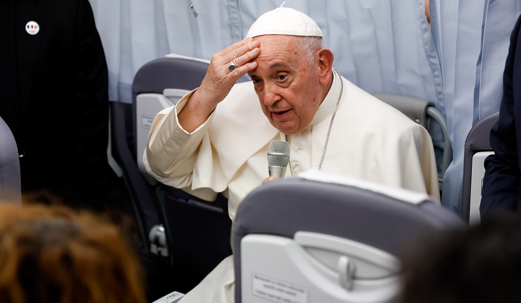 El Papa Francisco en la rueda de prensa al volver de Marsella