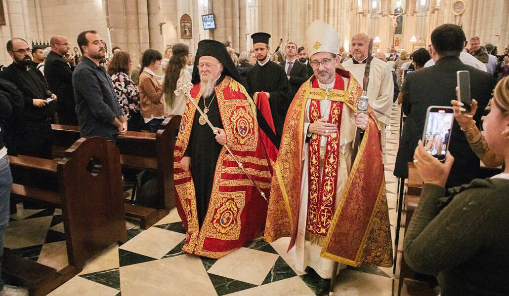Bartolomé y el cardenal Cobo al final de la celebración