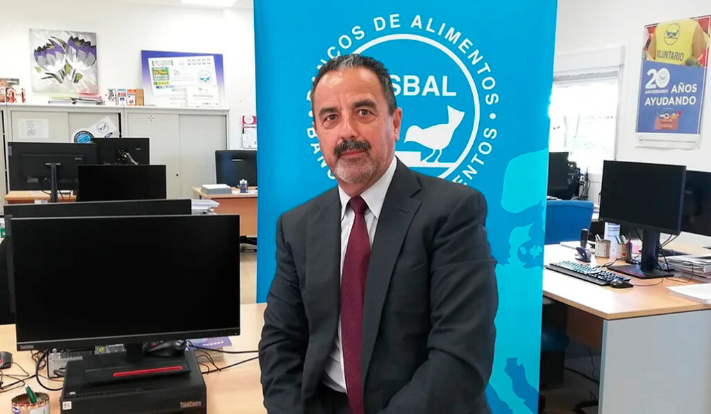 Greciano en la sede de FESBAL