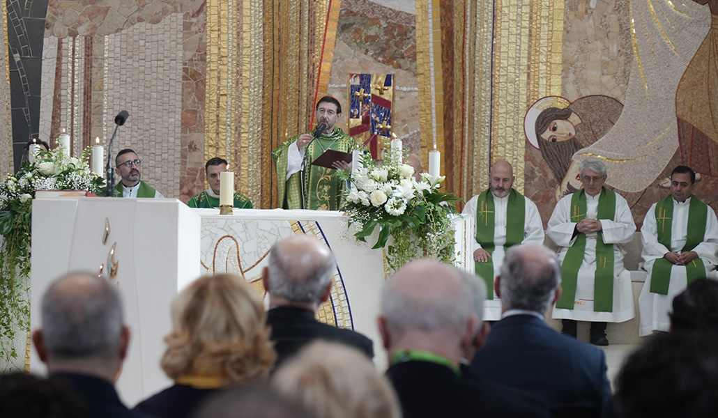 El cardenal Cobo durante la Misa