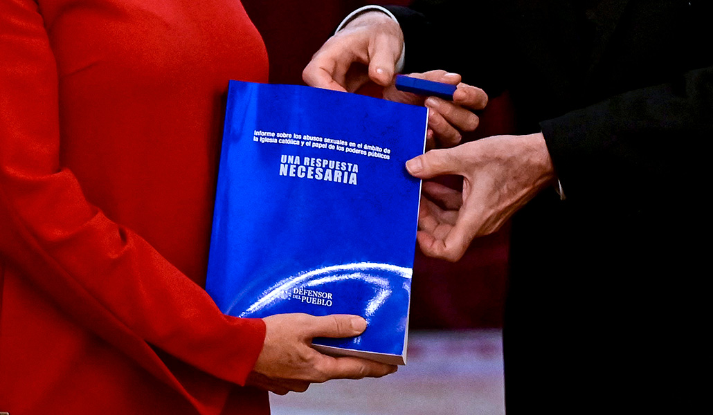 El Defensor del Pueblo entregó el informe a la presidenta del Congreso