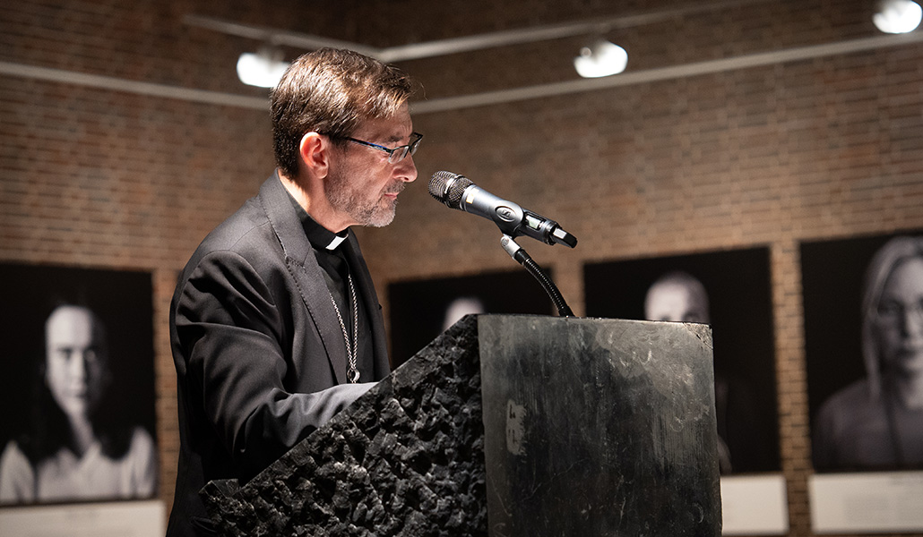 José Cobo, en un acto de homenaje a las víctimas de abusos, el pasado mes de junio