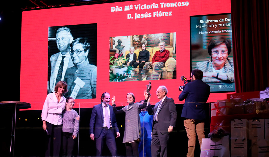 Jesús Flórez y su hija Miriam reciben el premio de la Fundación Jérôme Lejeune