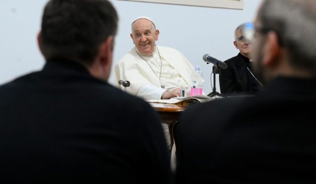 El Papa durante su visita a Santa María Madre de la Hospitalidad