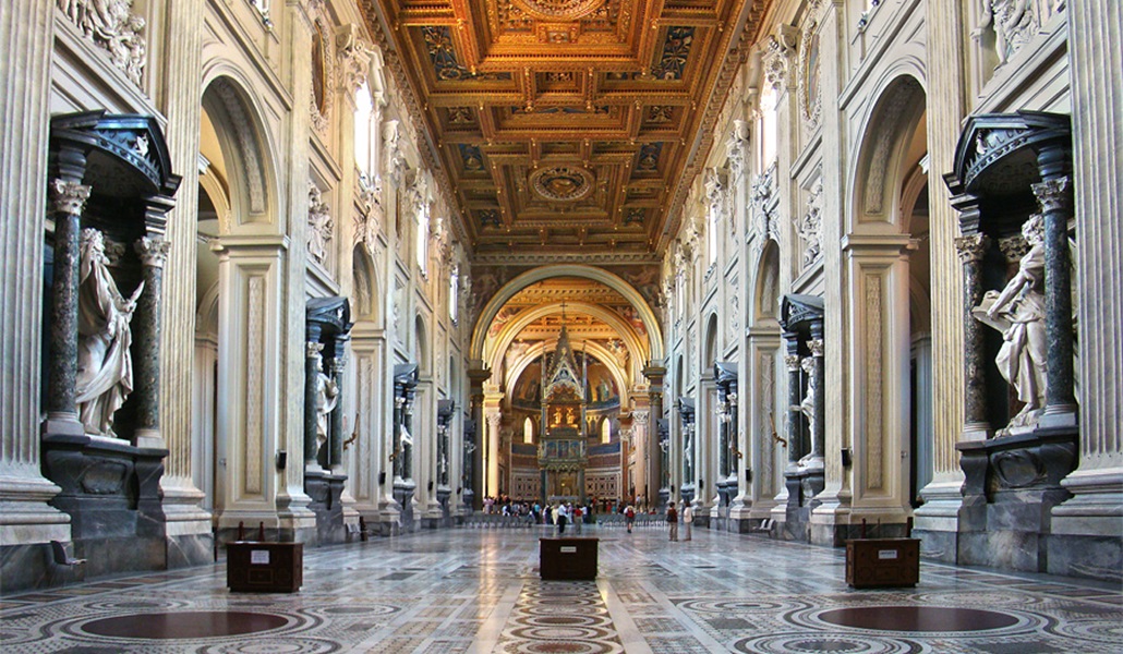 El interior de San Juan de Letrán