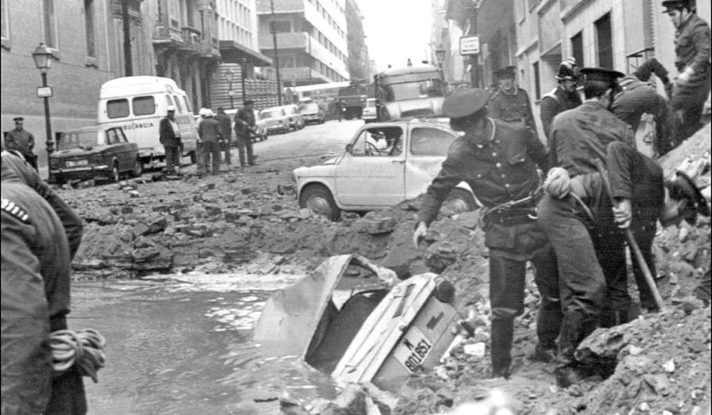 ETA excavó un túnel por debajo de la calle y colocó 80 kilos de explosivos