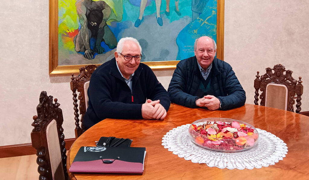 Jesús González junto a José María Nieto, también paúl, en la entrevista