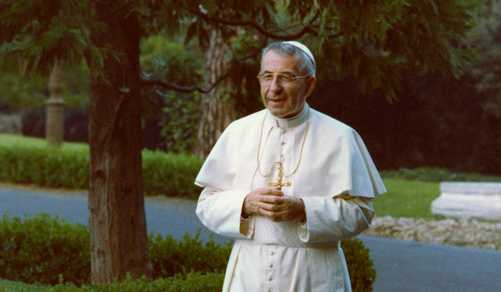 Juan Pablo I en los Jardines Vaticanos