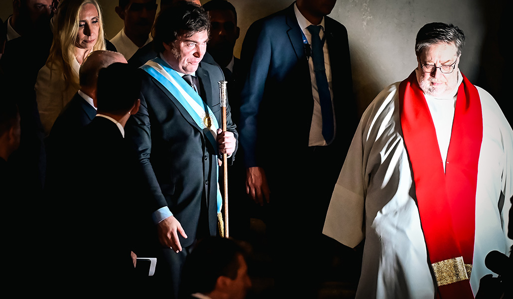 El presidente electo de Argentina, Javier Milei, en la catedral de Buenos Aires