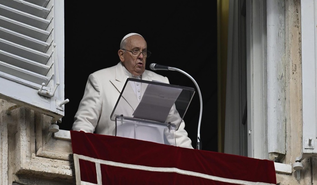 Unas 22.000 personas han acompañado al Papa durante el rezo del ángelus